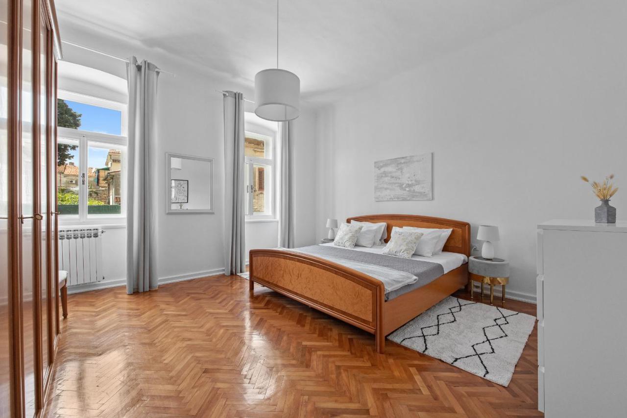 White Imperial Apartment Pula Exterior photo